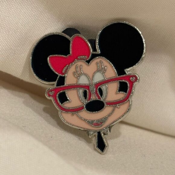 Disney Minnie Mouse Heads Heart Eyes and Glasses Collectible trading Pins - Picture 3 of 6